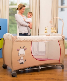 Hauck prenosivi krevetac za bebe Baby center Giraffe