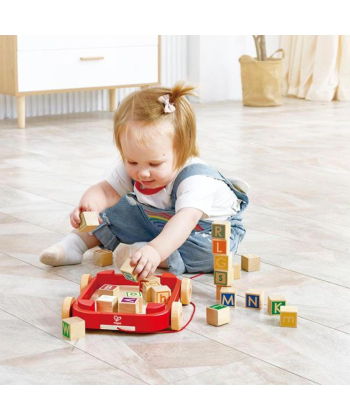 Hape sorter drvene kocke igračka Pull Along Cart with Blocks E1632