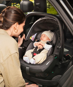 Chicco Kory i-Size auto sedište za bebe 40-80cm - Black