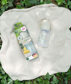 Nip Green plastična flašica za bebe 260ml srednji protok 0m+ Zelena - A089063