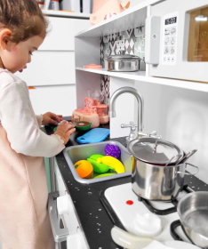 Moni Tea drvena kuhinja za decu sa svetlima, mikrotalasnom pećnicom i sudoperom