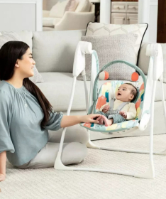 Graco Delight Baby ljuljaška za bebe Playtime