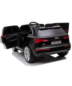 Audi Q5 Police automobil na akumulator za decu Black