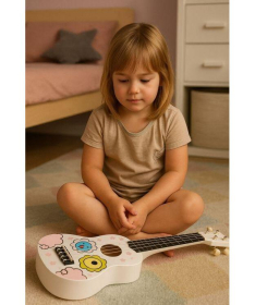 ECOTOYS ukulele drvena gitara za decu sa 4 najlonske žice i trzalicom Bela MF019G