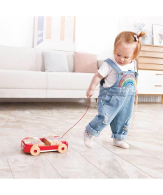 Hape sorter drvene kocke igračka Pull Along Cart with Blocks E1632