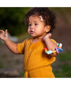 Infantino silikonska glodalica za bebe Frendship