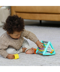 Infantino sorter oblika edukativna igračka za decu Active triangle sorter - 115311