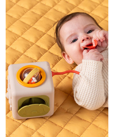 Taf Toys edukativna kocka za bebe Peek&Play Cube 22114153