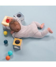 Taf Toys edukativne kocke za bebe North Pole Ball Drop Stacker 22114075 22114075